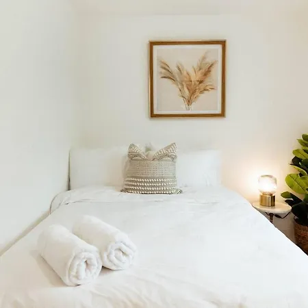 Modern 3Br In The Heart Of Ballard-2