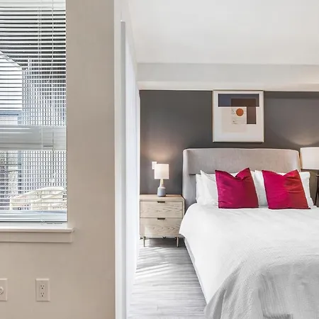 Modern Apartment In Prime Location Id9646X49-3