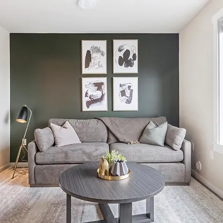 Modern Apartment In Prime Location Id8763X56-3