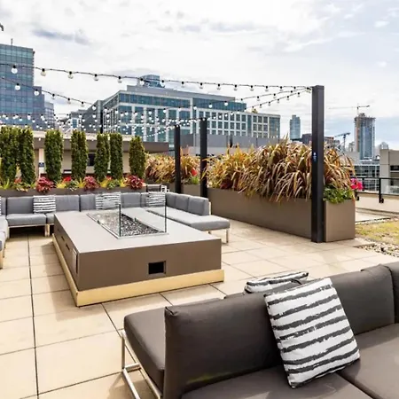Slu 1Br W Wd Club Room Gym Nr Space Needle Sea-215-2