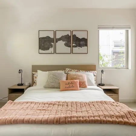 New! Beautiful 3Br Townhome With Indoor Fireplace-3