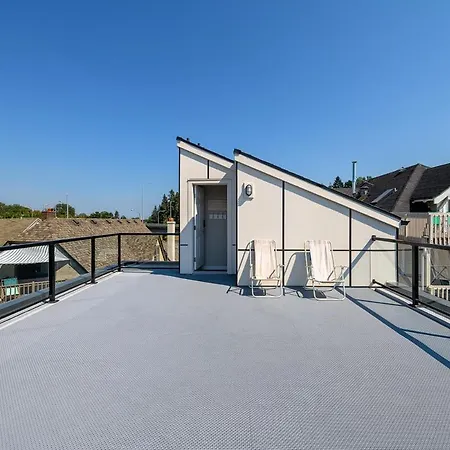 Seattle Urban Village -Private Room- Vashon - Roof Top View Deck-3