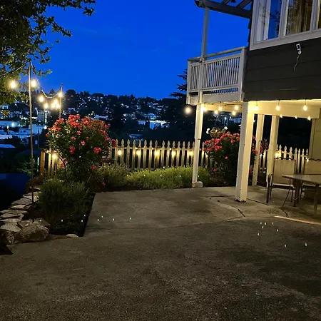 A Gem In The Emerald City: For Business And Travel-2