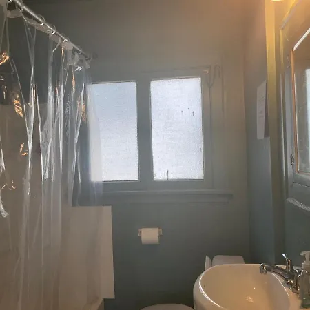 Seattle Urban Village-Private Room-Cascade-3