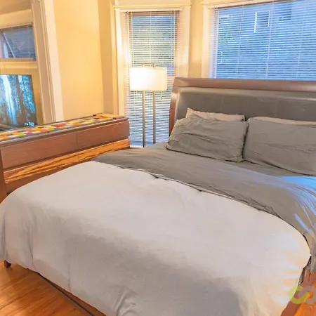 Bright Vintage Apt In The Heart Of Seattle-2