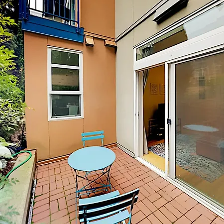 Belltown Court II-2