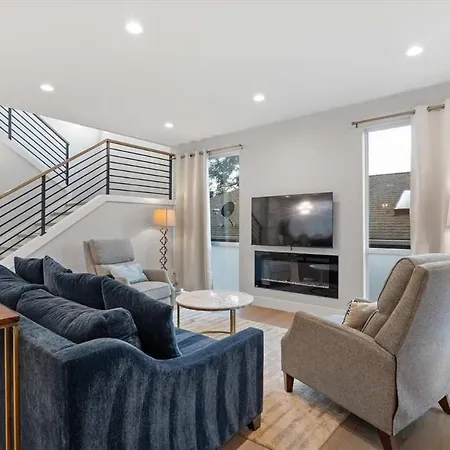 New House With Chef'S Kitchen And Spa-Like Suite-3
