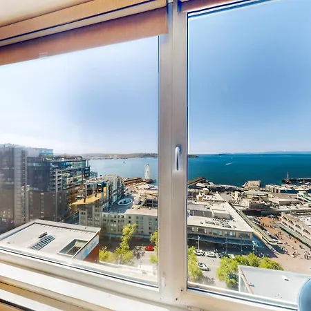 Newmark Bayview Luxury Suite-3