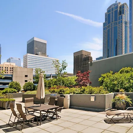 Newmark Bayview Luxury Suite-3