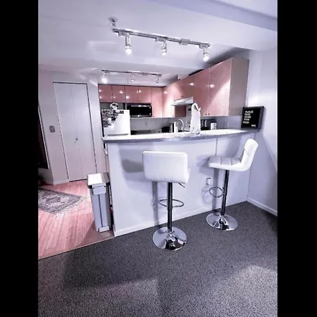 Cozy Downtown Condo Retreat With Space Needle View-2