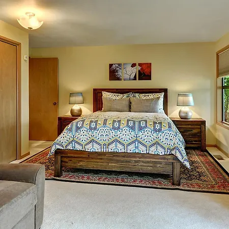 Madison Park Manor - Three Bedroom Home-2