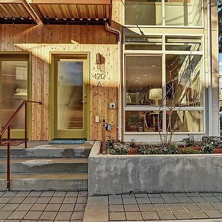 Fremont Jet City - Three Bedroom Townhome-2