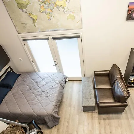 Modern Seattle 1 Bedroom Condo Sleeps 4-3