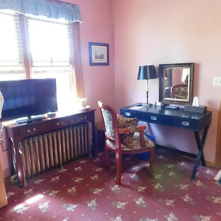 Bacon Mansion Bed And Breakfast-3