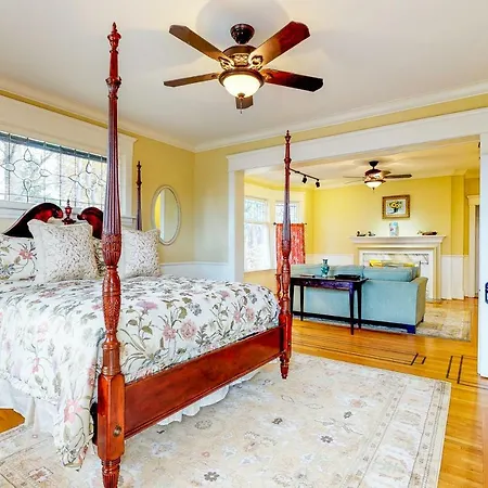 Historic Elegance On Capitol Hill-2