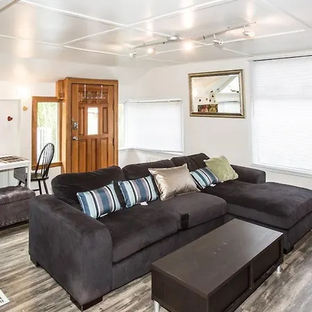 A- Greenlake Private 2Nd Floor Room-2