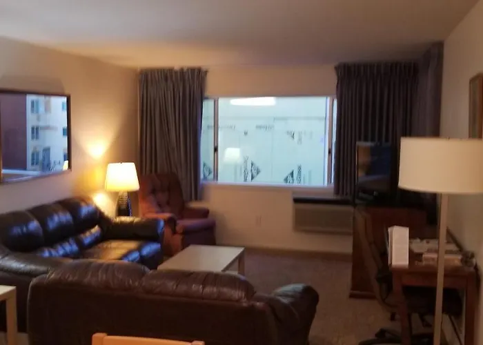 University Motel Suites