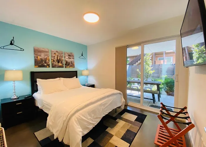 Modern Ballard Townhouse - 92 Walkscore & Rooftop! Seattle
