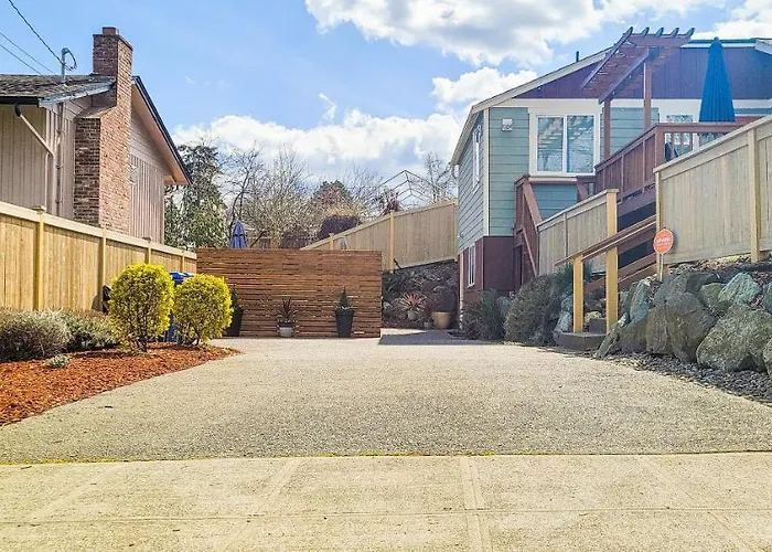Modern Seattle Oasis
