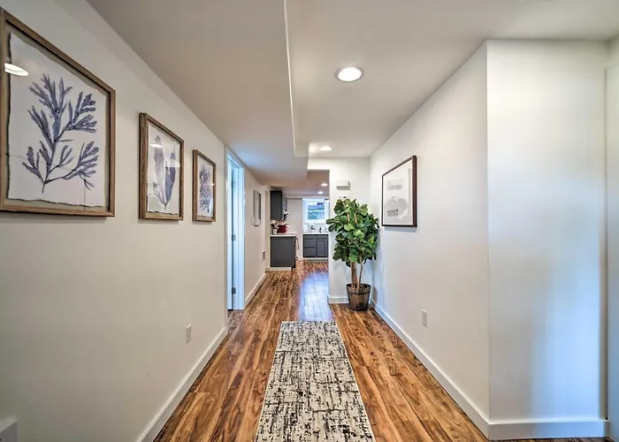 Ferienwohnung Bright And Beautiful Apt, 6 Mi To Dtwn Seattle!