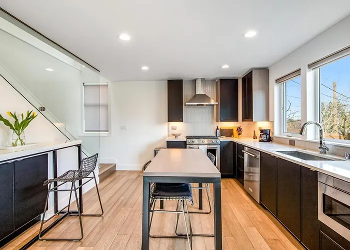 Private Sights And Sound Villa Seattle