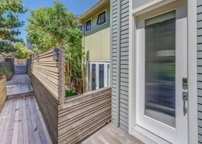 5 Min To Downtown Seattle! 3Br & 2Ba Cozy Townhome Townhouse