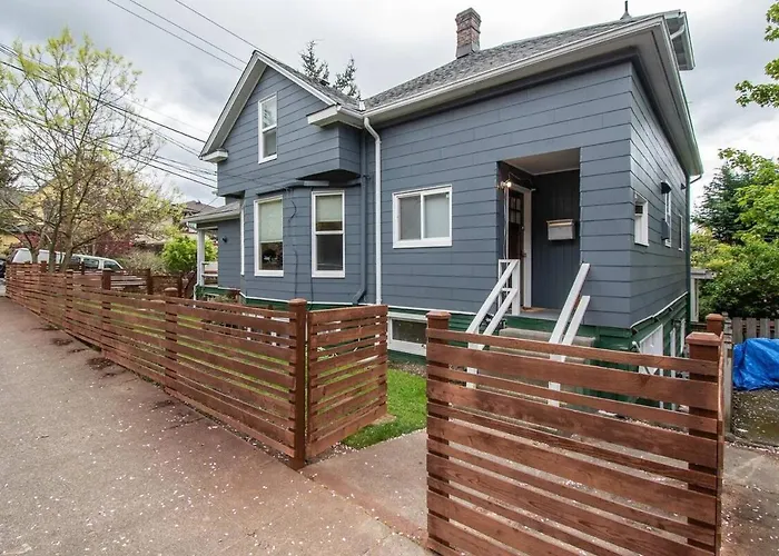 Central 2 Bedroom Unit With 3 Beds And 3 Large Tvs Seattle che accetta animali