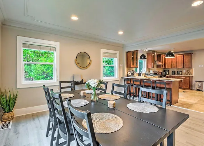 Seattle Home With Private Yard About 8 Mi To Dtwn!