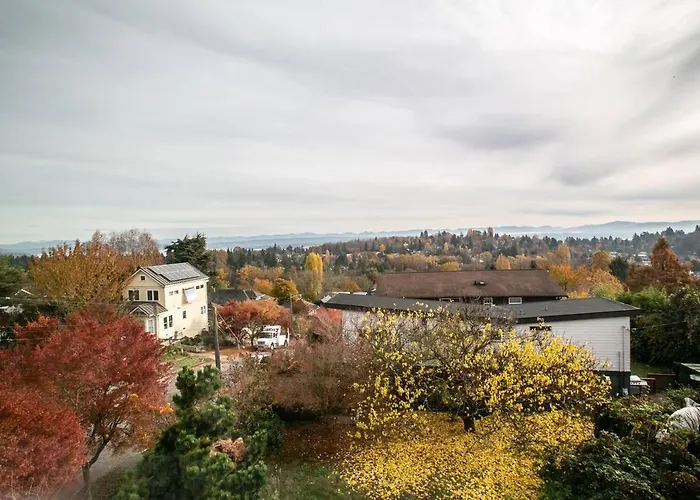 Arboretum View- Evergreen