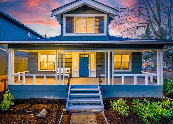 Upgraded Home With 5 Bedroom 4 Bath 4 Free Gated Parking Space, Family,Ev,Rv Friendly