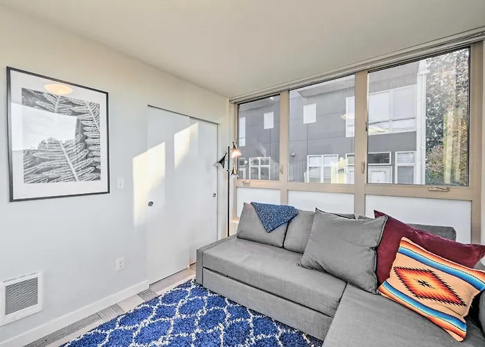 Sleek Seattle Home With Rooftop Patio And Views! que aceita animais de estimação
