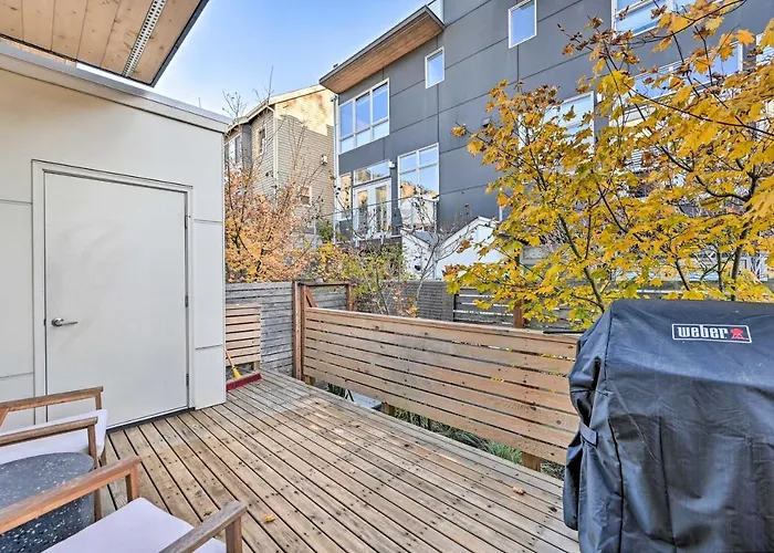 Sleek Seattle Home With Rooftop Patio And Views! que aceita animais de estimação
