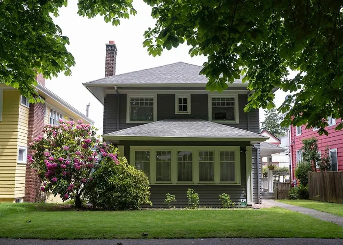 Villa U-District Warmth 8 Mins Walk To Uw Seattle