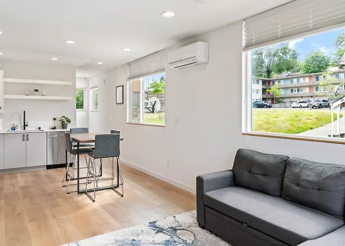 Appartement Modern Two Story Townhouse Near Light Rail à Seattle acceptant les animaux