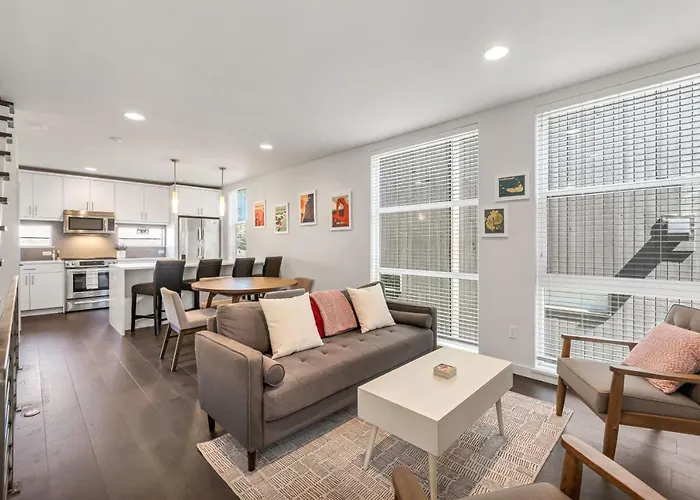 Gorgeous Eco-Friendly Home In Green Lake Seattle