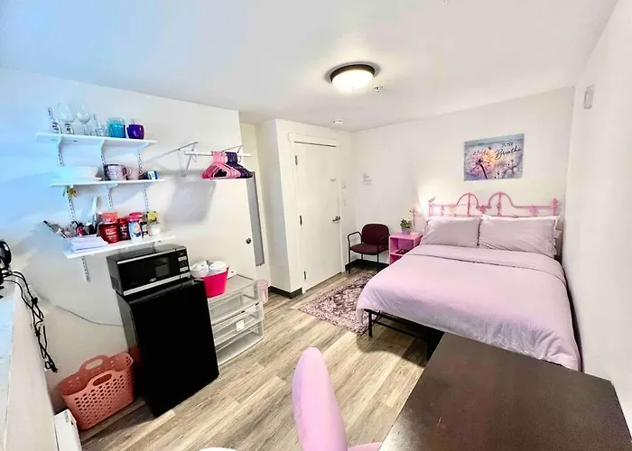 Apartment Studio With Shared Bathroom On The 1St Floor 10 Minutes Walk To University Of Wa
