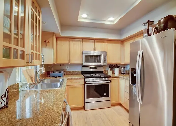 Modern 3Bed+Loft, 3.5Bath Home W/Desk, Gym Access Seattle que aceita animais de estimação