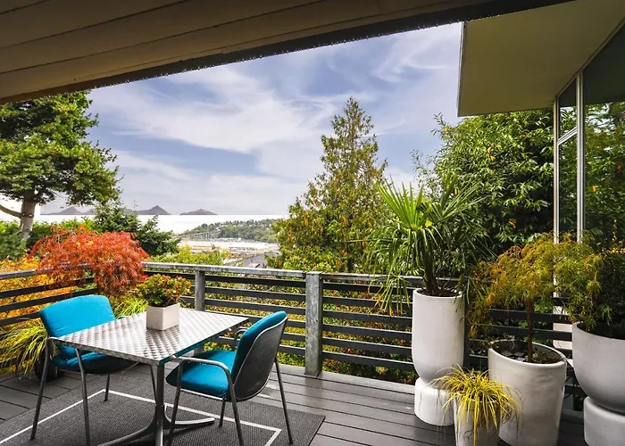 Stylish Seattle Vacation Rental With Water View