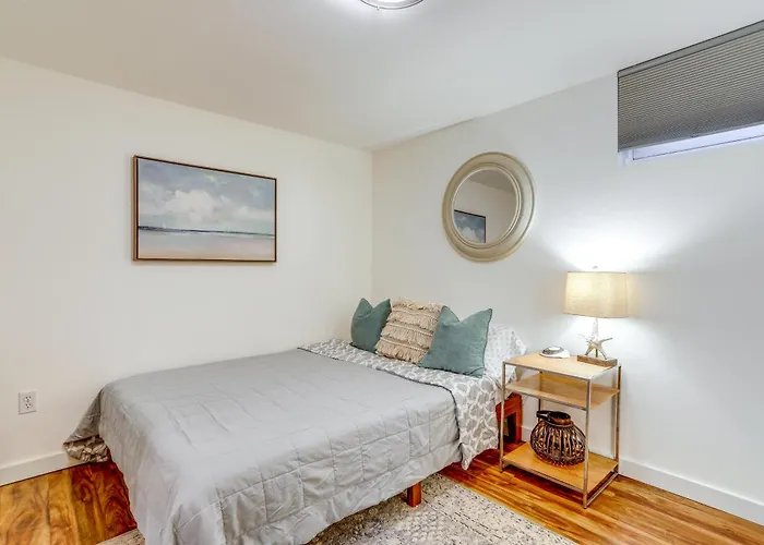 Ferienwohnung Bright And Beautiful Apt, 6 Mi To Dtwn Seattle!