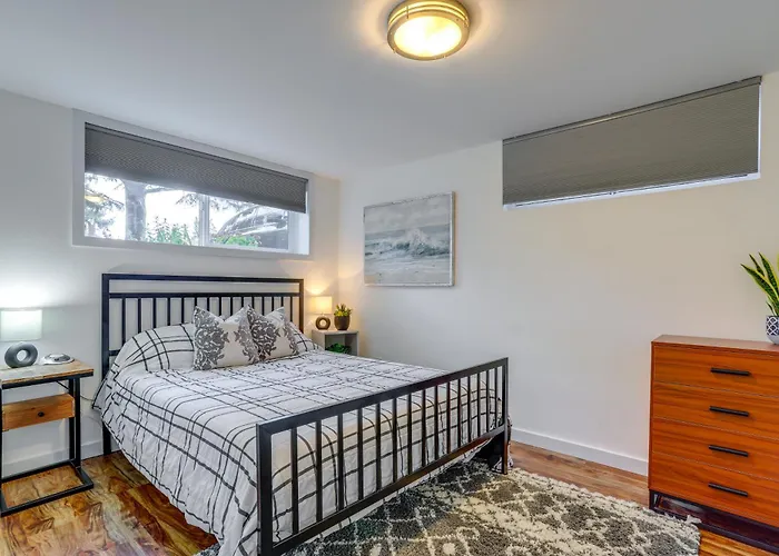Ferienwohnung Bright And Beautiful Apt, 6 Mi To Dtwn Seattle!
