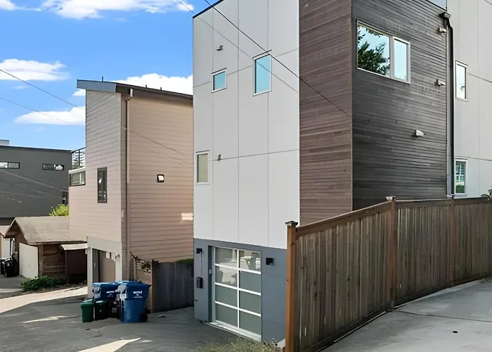 New! 3Br Great Location Queen Anne W/Rooftop Seattle