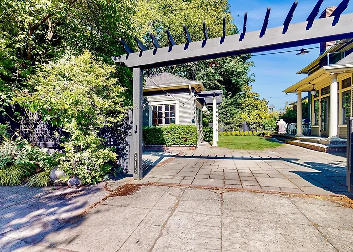 The Carriage House