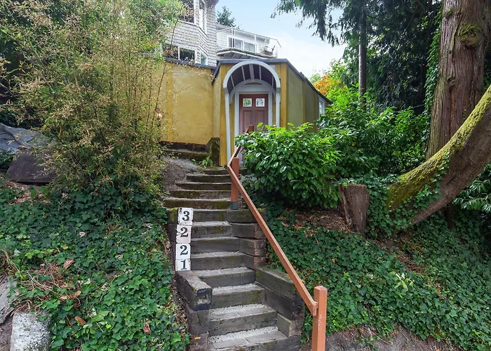 Madison Park Seattle With Outdoor Private Garden And Grill 1Br 1Ba Villa