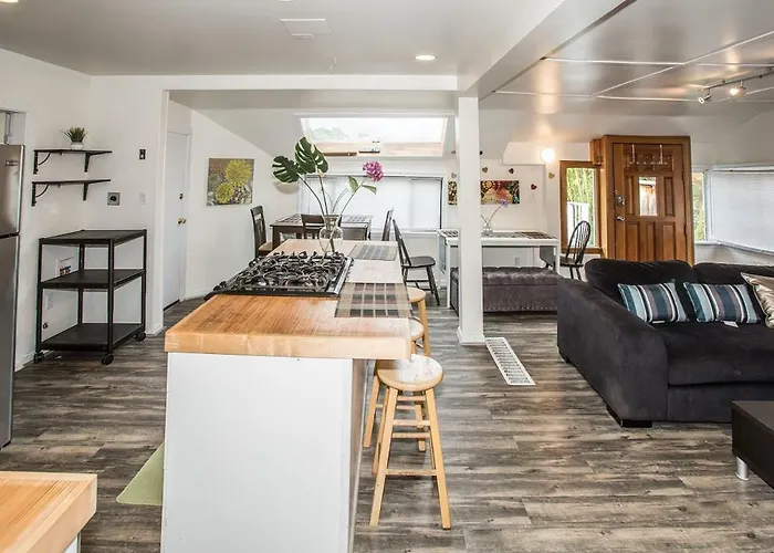 Greenlake Garden Unit