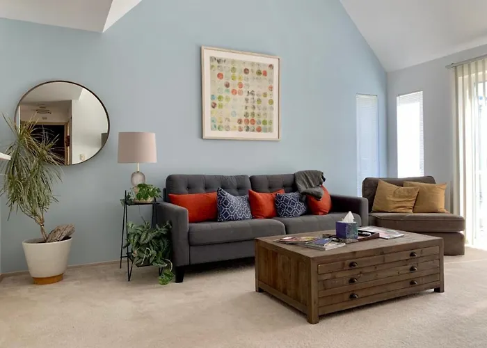 Heart Of Ballard Stylish Airy Penthhouse